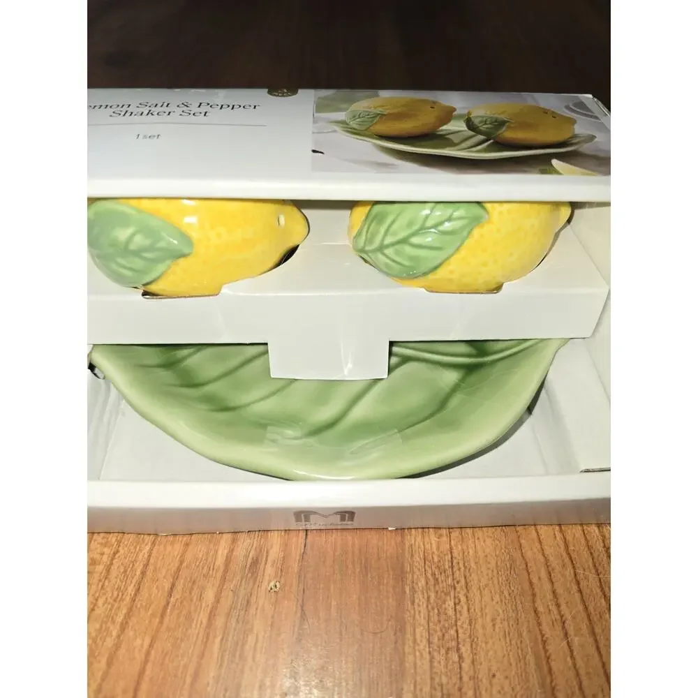 Stoneware Lemon salt and pepper shaker with leaf plate new Cottage Core S6